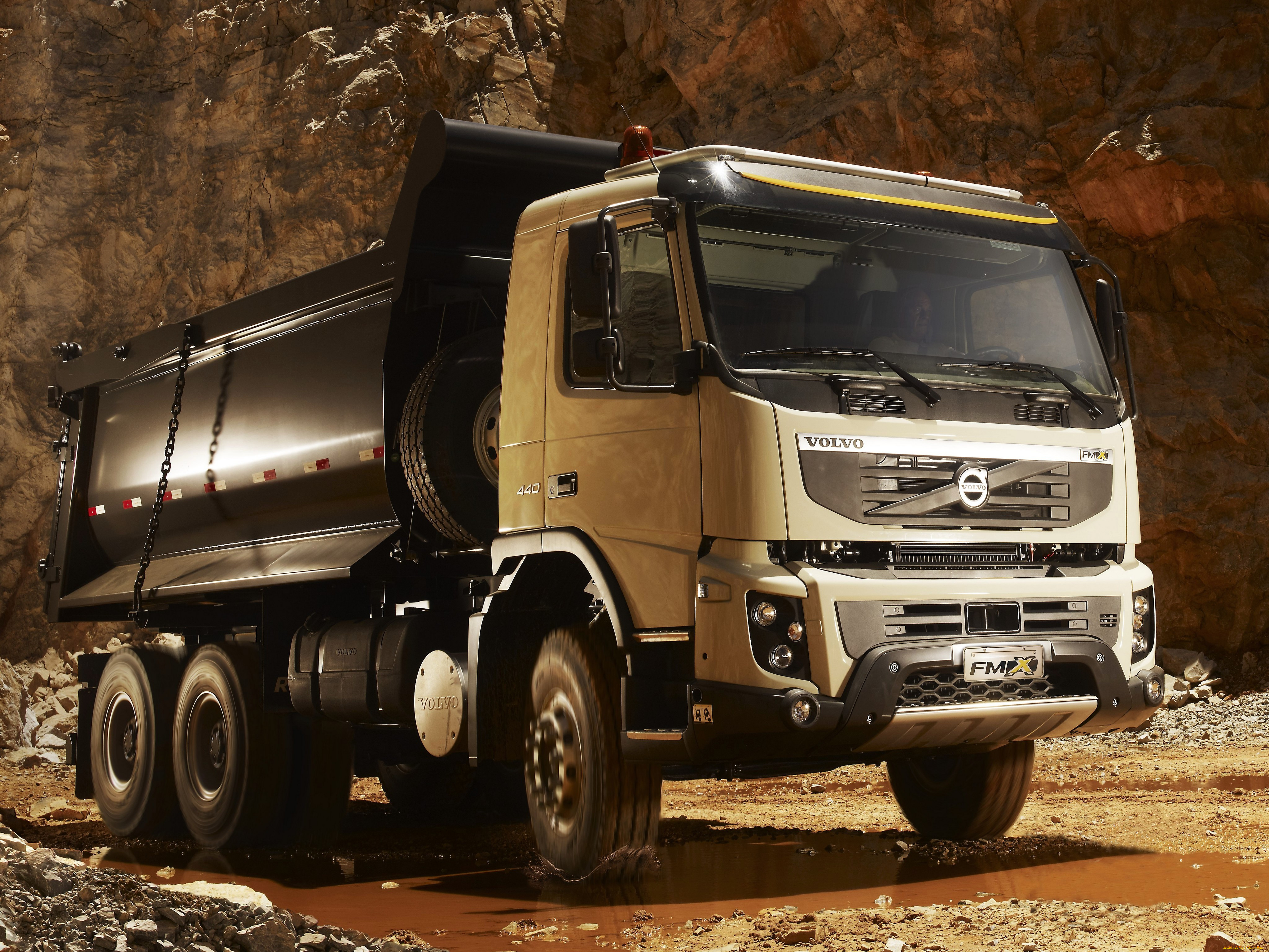 , volvo trucks, volvo